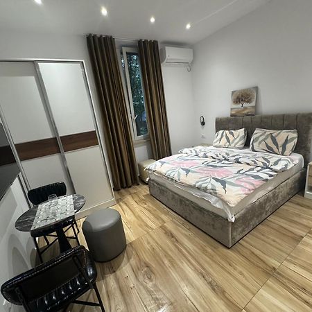 Vila 21 At Blloku Area Tirana Zewnętrze zdjęcie