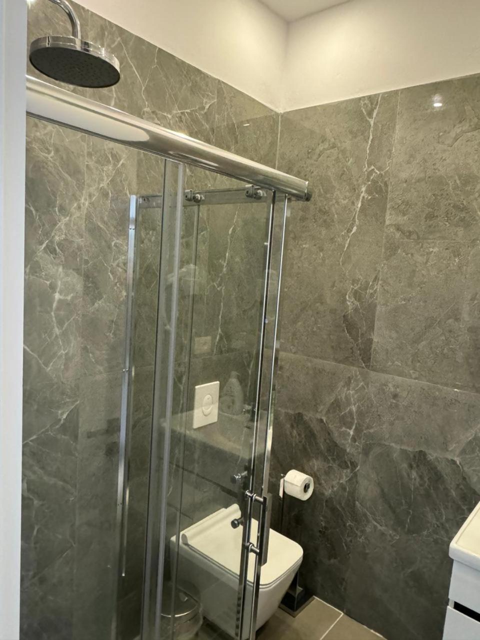 Vila 21 At Blloku Area Tirana Zewnętrze zdjęcie