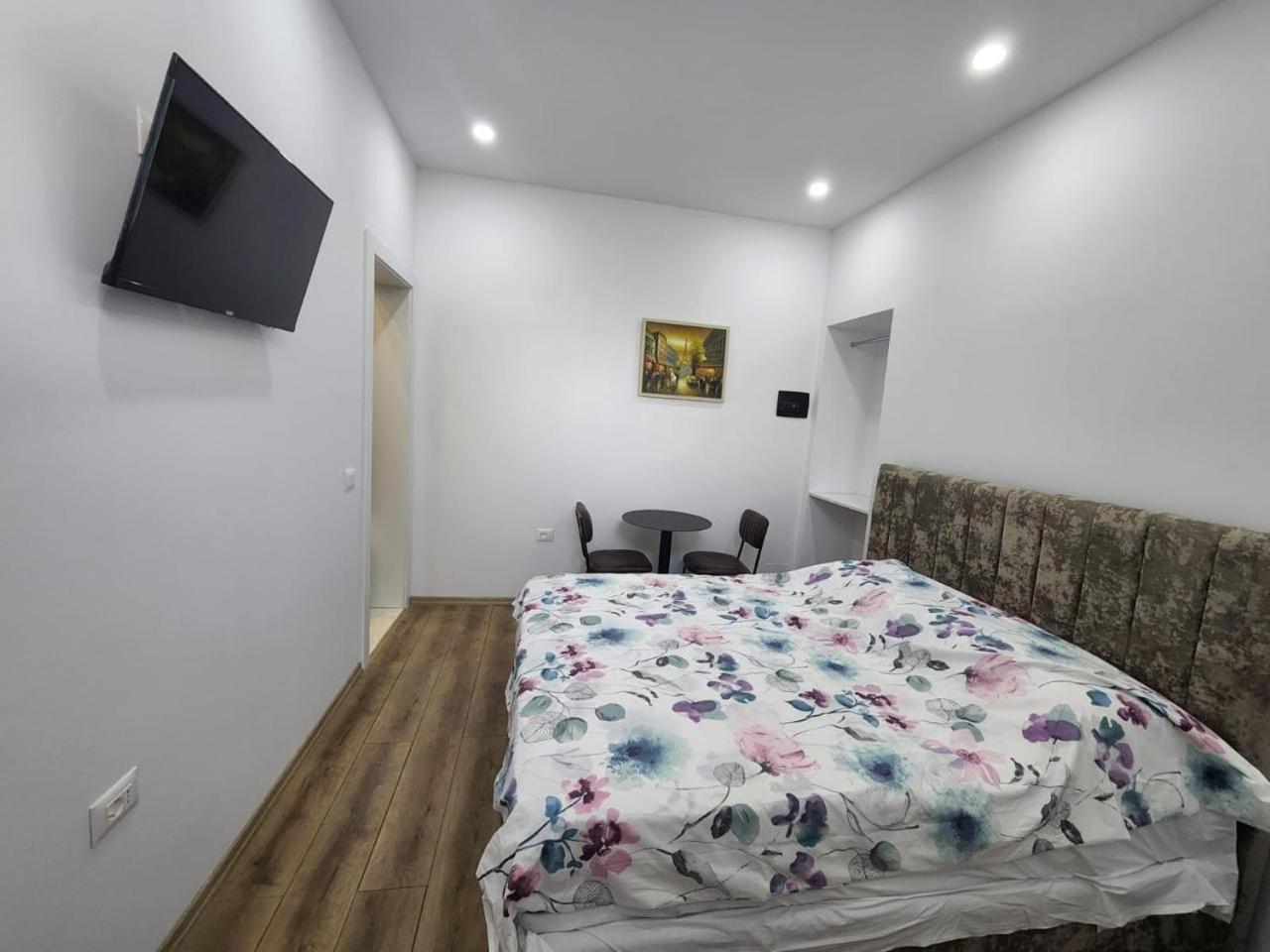 Vila 21 At Blloku Area Tirana Zewnętrze zdjęcie