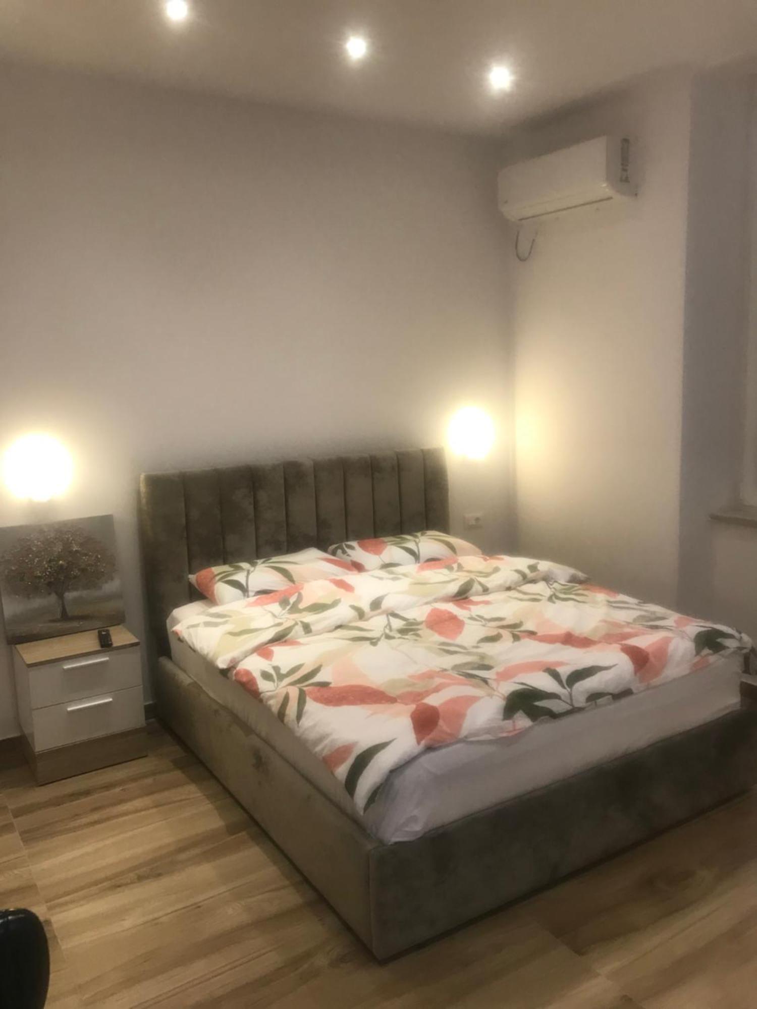 Vila 21 At Blloku Area Tirana Zewnętrze zdjęcie